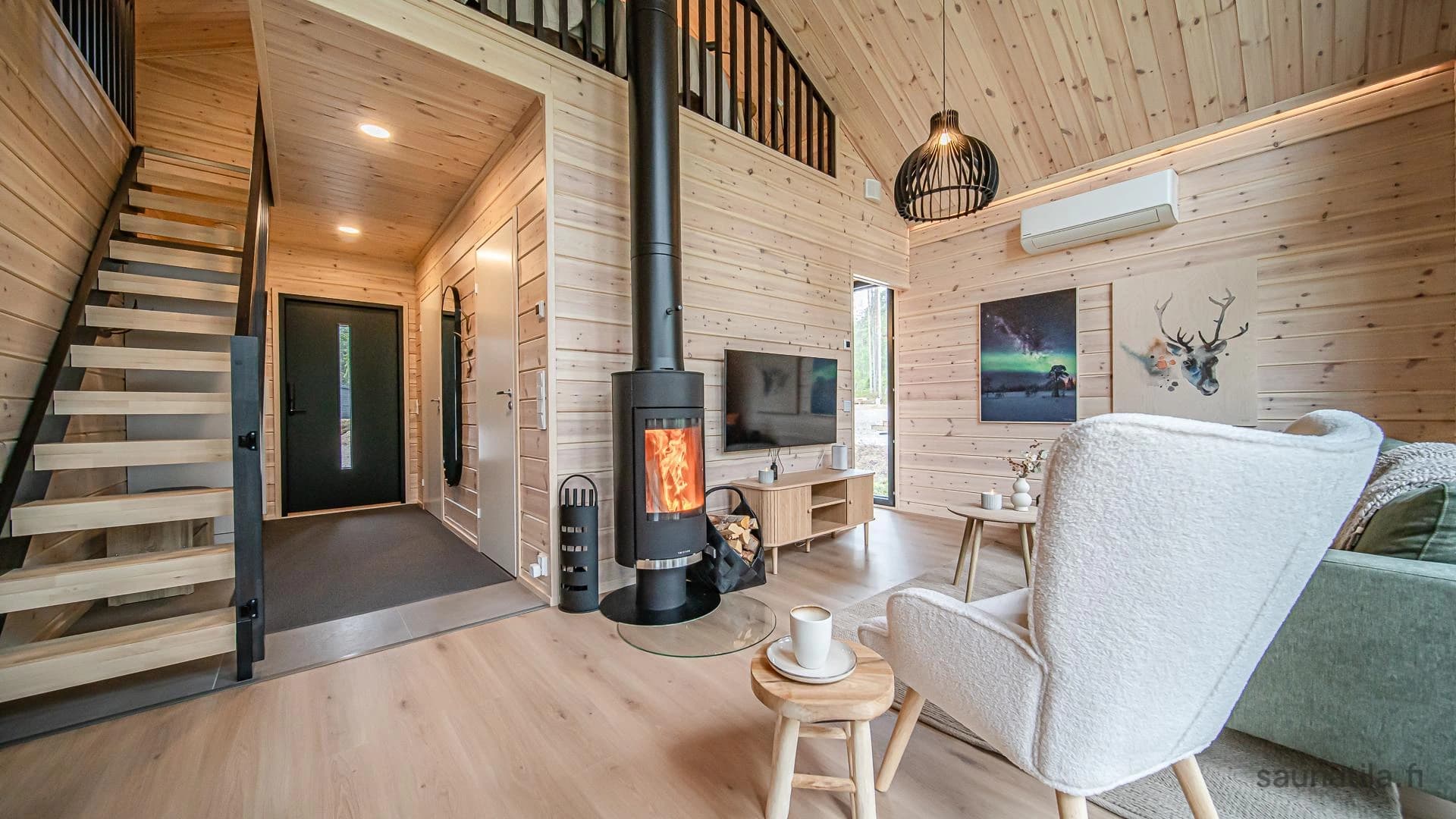 Mökki Villa Kuro by AuroraCottage, Kolari, kuva 2/5